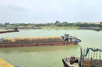 Nhiều phương tiện được miễn thủ tục vào, rời cảng thủy nội địa