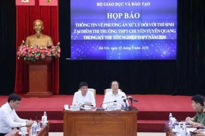 Hơn 320 thí sinh Trường chuyên Tuyên Quang phải thi lại các môn
