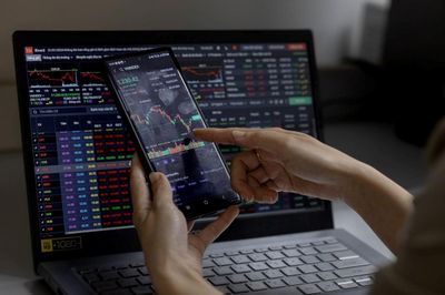 VN-Index lỡ hẹn mốc 1.800 điểm