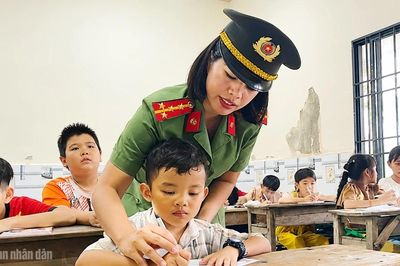 Xây thế trận lòng dân từ những phum, sóc bình yên