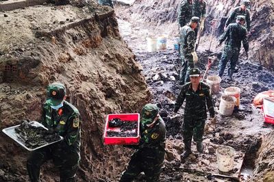 Tìm được thêm nhiều hài cốt liệt sĩ tại Khu B Công viên Lê Thị Riêng