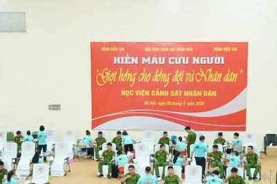 Dấu ấn 'Gần dân nhất' trong ngày hội hiến máu của Học viện CSND