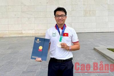 Học sinh Trường THPT Chuyên Cao Bằng giành Huy chương Bạc tại Đấu trường Toán học châu Á AIMO