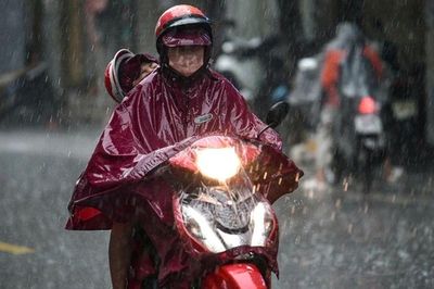 Dự báo thời tiết 10 ngày: Bắc Bộ mưa lớn trên 250mm, Hà Nội sắp nóng 35°C