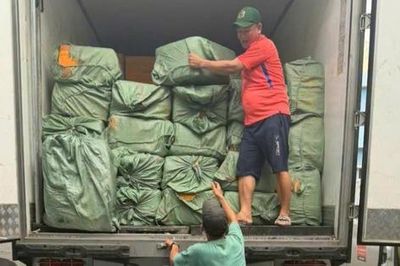 Tạm giữ hơn 16 tấn thực phẩm đông lạnh không rõ nguồn gốc