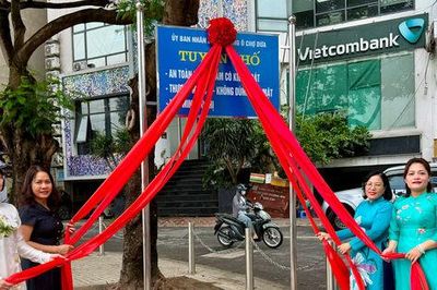 Phường Ô Chợ Dừa ra mắt tuyến phố an toàn thực phẩm, thanh toán không dùng tiền mặt