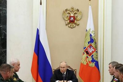 Tổng thống Vladimir Putin điều chỉnh chỉ huy quân đội tham gia chiến dịch quân sự đặc biệt