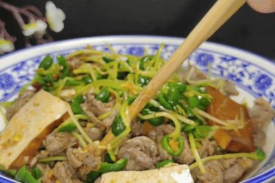 Chỉ mất 10 phút vào bếp, trộn 3 nguyên liệu này với nhau là có món ăn ngon đậm đà với rau và thịt, rất đưa cơm