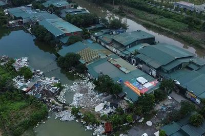 Hà Nội: Phường Từ Liêm phản hồi gì về tình trạng nhà xưởng tạm bợ trên đường Nguyễn Văn Giáp?
