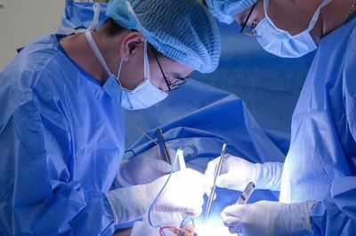 Tái tạo lưỡi bằng vạt da cơ dưới móng cho bệnh nhân ung thư lưỡi