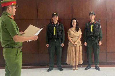 Ca sĩ Phương Diễm Huyền bị khởi tố vì xâm phạm bản quyền tác giả