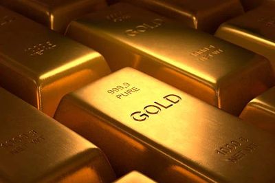 Giá vàng thế giới tăng dựng đứng, chỉ còn thấp hơn vàng trong nước 5 triệu đồng/lượng