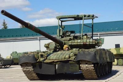 Xe tăng T-80BVM đang tiến hóa theo thực tế chiến trường Đông Âu