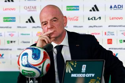 Chủ tịch FIFA tiếp tục gây phẫn nộ