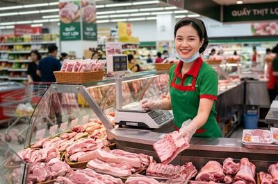 Giá heo hơi hôm nay 6.8: Hà Nội, Hưng Yên giữ đỉnh 63.000 đồng/kg