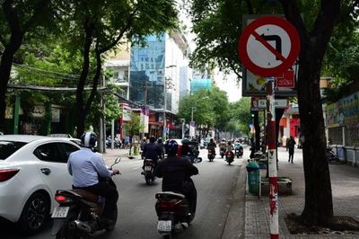 Gặp biển cấm rẽ trái, tài xế có được quay đầu xe?