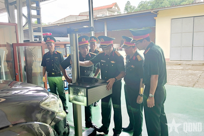 Cục Tiêu chuẩn - Đo lường - Chất lượng kiểm tra công tác đăng kiểm tàu, xe quân sự tại Quân khu 1