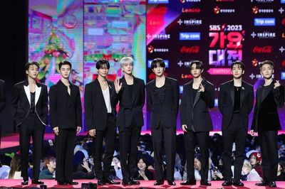 THE BOYZ 'đổi chủ'