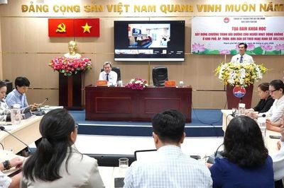 Bồi dưỡng cán bộ khu phố lấy thực hành làm trọng tâm