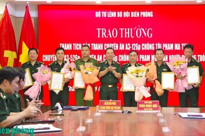 Bộ Tư lệnh Bộ đội Biên phòng trao thưởng cho các tập thể và cá nhân có thành tích xuất sắc trong đấu tranh chống tội phạm