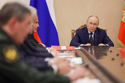 Tổng thống Nga Putin bất ngờ cải tổ hàng ngũ chỉ huy quân đội