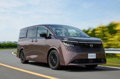 Đối thủ của Toyota Alphard sở hữu công nghệ chưa từng có