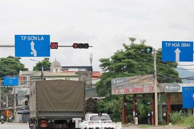 Biển chỉ dẫn giao thông 'lạc nhịp' hiện diện khắp nơi