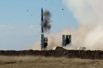 Cố vấn tổng thống Ukraine: Nga có thể phóng tới 100 tên lửa đạn đạo mỗi tháng