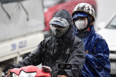 Dự báo thời tiết 6/8: Miền Bắc còn mưa lớn diện rộng, Hà Nội chỉ 32 độ