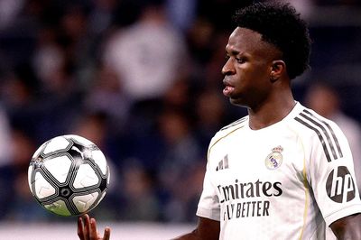 Vinicius và tương lai với Real Madrid: Chớ dại chạy theo tiền bạc