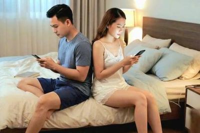 Điện thoại thông minh: Kẻ thù âm thầm bào mòn hạnh phúc gia đình