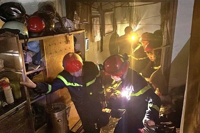 Cháy nhà lúc rạng sáng, 2 người trong một gia đình tử vong