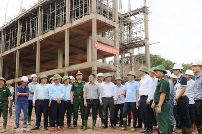 Phó Bí thư Thường trực Tỉnh ủy Nghệ An kiểm tra tiến độ xây dựng các trường nội trú liên cấp