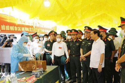 Tiếp thêm động lực cho lực lượng lấy mẫu hài cốt liệt sỹ