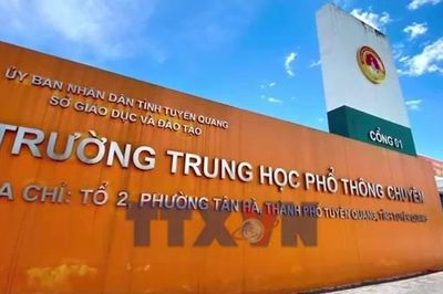 Toàn cảnh vụ sai phạm điểm thi trường THPT chuyên Tuyên Quang