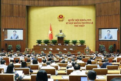 Quốc hội nghe trình bày về việc thành lập 2 thành phố Quảng Ninh, Bắc Ninh