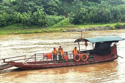 Nỗ lực tìm kiếm nạn nhân mất tích trên sông Lô