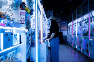 Cơn sốt máy gắp thú Labubu và Pokemon bùng nổ tại Hong Kong