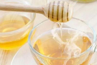 Uống nước mật ong mỗi ngày, người đàn ông bất ngờ khi đi khám