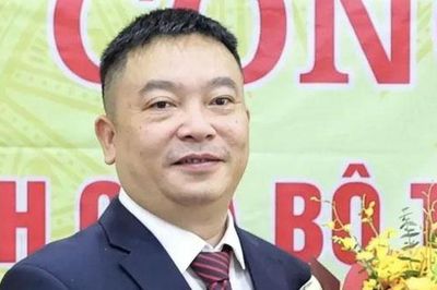 Thu giữ 4,5 tỷ đồng tiền mặt, vàng, sổ đỏ tại nhà cựu Viện trưởng Viện Pháp y tâm thần Trung ương