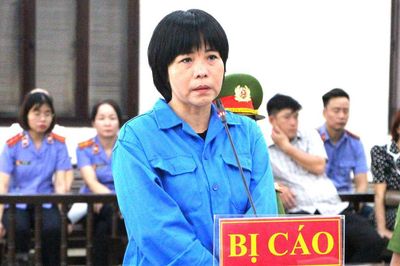 Án chung thân cho người mẹ điều chỉnh camera trước khi con trai tử vong do tai nạn
