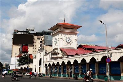 Nghiên cứu xây bãi đỗ xe ngầm và trung tâm thương mại ở Bến Thành