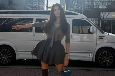'Chị đẹp' Kim Hye Soo diện váy ngắn khoe chân dài miên man ở tuổi 55