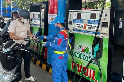 Xăng E10: Chưa phát hiện vi phạm chất lượng, nhưng nguồn cung ethanol còn điểm nghẽn