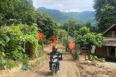 'Tiếng loa biên phòng' giữa đại ngàn và sóng biển