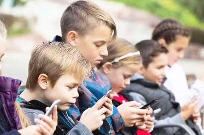 Làn sóng cấm trẻ em sử dụng mạng xã hội