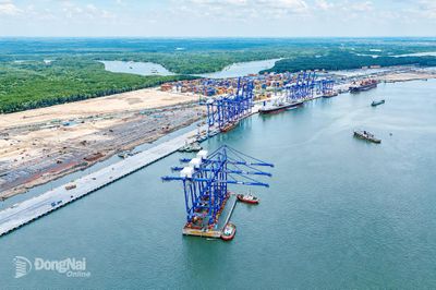 Logistics - 'mạch máu' của nền kinh tế trong chuỗi cung ứng mới