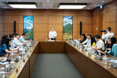 Kỳ họp không thường lệ thứ Nhất, Quốc hội khóa XVI: Đoàn Đại biểu Quốc hội thành phố Đồng Nai thảo luận về Dự án Luật sửa đổi, bổ sung một số điều của Luật Kiến trúc
