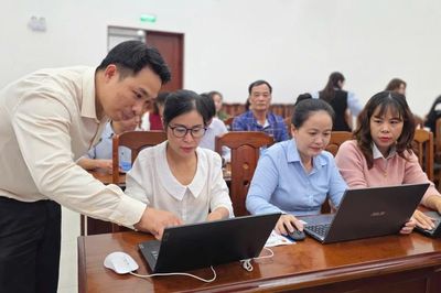 Phường Pleiku tập huấn kỹ năng số, ứng dụng AI trong công việc