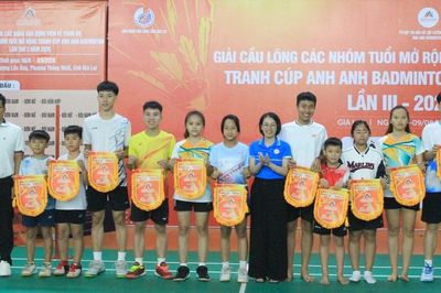 Khai mạc giải cầu lông tranh cúp 'Anh Anh Badminton' lần thứ III năm 2026